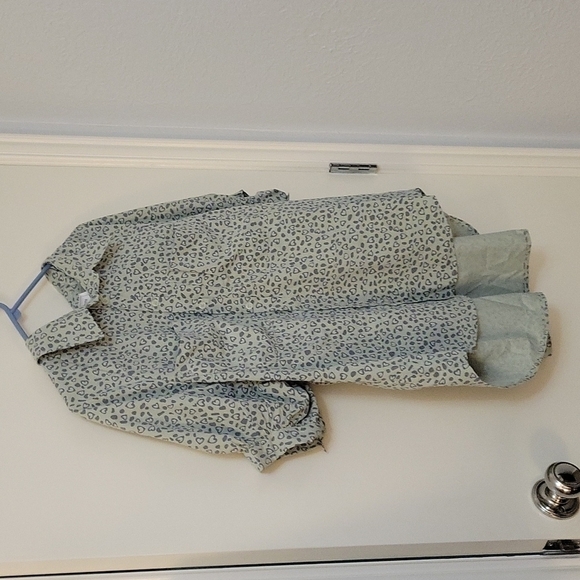 CES FEMME Anthropologie Heart Cheetah Print Babydoll High-Low Button Down Shirt - Picture 2 of 12